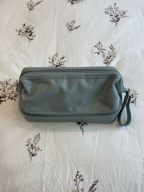 BEIS Dopp Kit